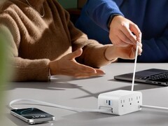 Az Anker Nano töltőállomás (7 az 1-ben, 100W) már fehér színben is kapható (képünkön). (Kép forrása: Anker)