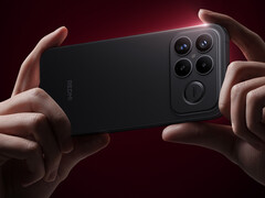 A Redmi K90 Pro Max 5x teleobjektív érzékelővel rendelkezik majd. A képen: a telefon promóciós képe. (Kép forrása: Xiaomi)