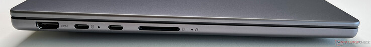 Balra: HDMI 2.1, 2x USB-C 4.0 (40 GBit/s, DisplayPort Alt Mode 2.1, Power Delivery 3.0), SD kártyaolvasó