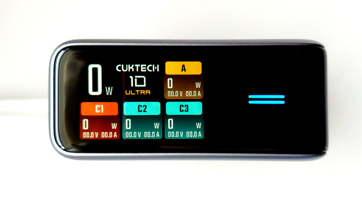 Felső színes kijelző és érintőgomb.