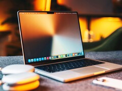 A MacBook Pro M6 a notch helyett lyukasztót kaphat (Kép forrása: Jaime Marrero)