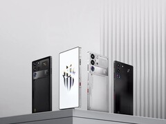 A RedMagic 10S Pro matt fekete, ezüst átlátszó és fekete átlátszó színváltozatokban kapható (Kép forrása: RedMagic)