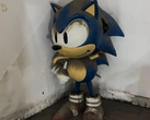 Sonic szobra, amelyet a Segaworld London bezárása után fedeztek fel. A szobrot azóta restaurálták, és a Gamescom 2023 alkalmával is látható volt (kép forrása: Sega Driven)