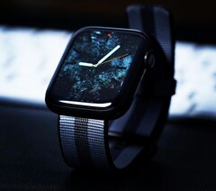 A Apple Watch egy új kijelzőtechnológiának köszönhetően hosszabb akkumulátor-üzemidőt érhet el.