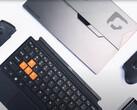 A OneXPlayer X1 Air levehető billentyűzettel és vezérlőkkel. (Kép forrása: One-Netbook)