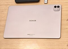 A Honor MagicPac 3 Pro táblagép új változata 12,3 hüvelykes OLED-kijelzővel került elő.