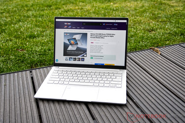 Ninkear S14 szabadban (felhős égbolt)