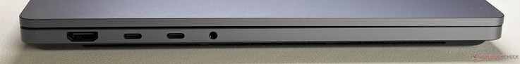 Bal oldalon: HDMI 2.1b, 2x USB-C 4.0 (40 Gbps, DisplayPort 2.1, Power Delivery), 3.5 mm-es sztereó jackcsatlakozó