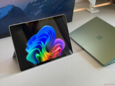 A Snapdragon X2 Elite processzorral felszerelt csúcsmodell kabrió – Microsoft Surface Pro OLED 2026 teszt