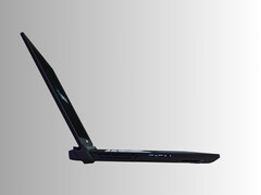 Maingear Ultima 18 játék laptop oldalán (Kép forrása: Maingear PR)