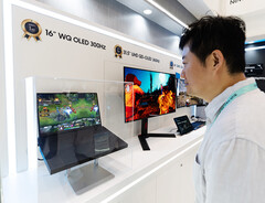 A Samsung Display bemutatott egy 16 hüvelykes, 2,5K felbontású OLED laptop-panelt, amely akár 300 Hz-es képfrissítési frekvencián is működik; ez az első laptop-OLED, amely eléri ezt a képfrissítési frekvenciát.