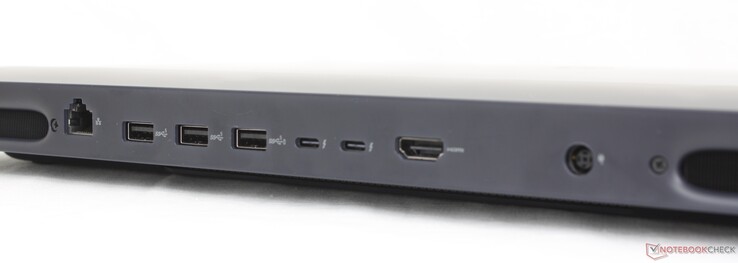 Hátul: 1, 2x Thunderbolt 5 w/ DisplayPort 2.1 + Power Delivery, HDMI 2.1, AC adapter, RJ-45 (5 Gbps), 3x USB-A 3.2 Gen. 1, 2x Thunderbolt 5 w/ DisplayPort 2.1 + Power Delivery