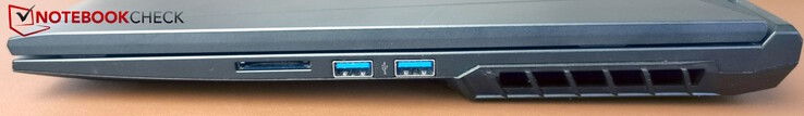 Rendben: Gen 1: SD kártyaolvasó, 2x USB-A 3.2 Gen 1