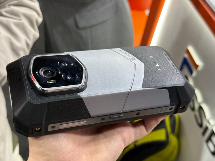 A közelgő Fossibot F107 Pro hatalmas, 28.000 mAh-s akkumulátorral rendelkezik (Kép forrása: Fossibot)