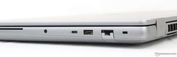 Rendben: USB-C Thunderbolt 4 w/ DisplayPort 2.1 + Power Delivery (40 Gbps), USB-A (10 Gbps), RJ-56 (2,5 Gbps), Zárhely