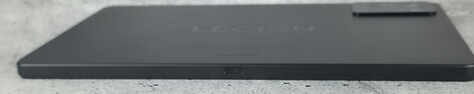 Bal oldali tok (USB 3.2 port)