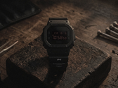 A képen látható, teljesen fekete Casio G-Shock DW-5600UMC26-1DR együttműködés keretében készült óra.