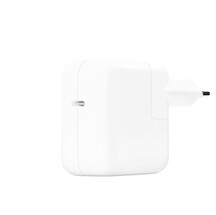 Az opcionális 30 wattos tápegység (kép forrása: Apple)