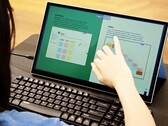 A Radiant Monitor 2 transflektív LCD-kijelzőt használ, hogy javítsa a láthatóságot nappali fényben.