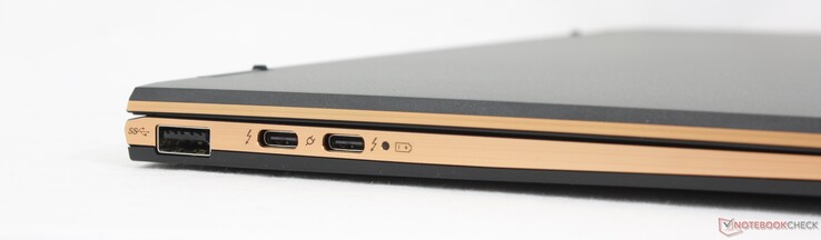 Balra: USB-A 3.2 Gen. 1, 2x USB-C Thunderbolt 4 w/ DisplayPort + Power Delivery