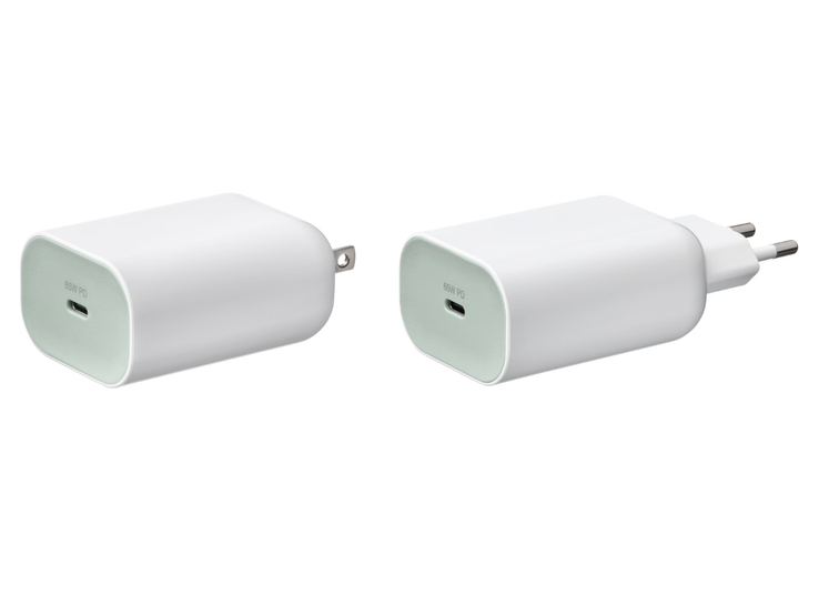 Az IKEA Sjöss 65W-os, 1 portos USB-töltő amerikai (balra) és uniós (jobbra) változata. (Kép forrása: IKEA)