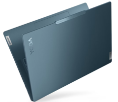 Lenovo Yoga Pro 9 RTX 5060 fedél a kamera bevágásával. (Kép forrása: Globaldata)