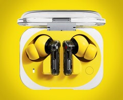 A Nothing Ear (3a) négy színben kapható, köztük sárgában is.