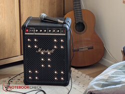 Színpadi fények és karaoke