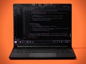 A Framework Laptop 13 kap egy Pro változatot fémvázzal.