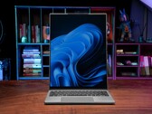 A Lenovo ThinkBook Concept Flip teljesen kihajtott, összecsukható kijelzővel. (Kép forrása: Lenovo)