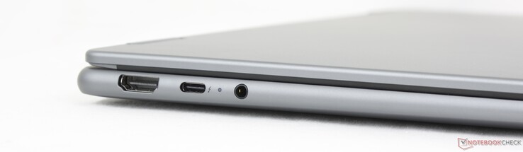 Balra: HDMI 1.4b, USB-C 4.0 w/ Thunderbolt 4, DisplayPort 2.1 + Power Delivery 3.0, 3,5 mm-es fejhallgató