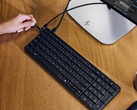 A HP az EliteBoard G1a-t egyszínű változatban értékesíti.