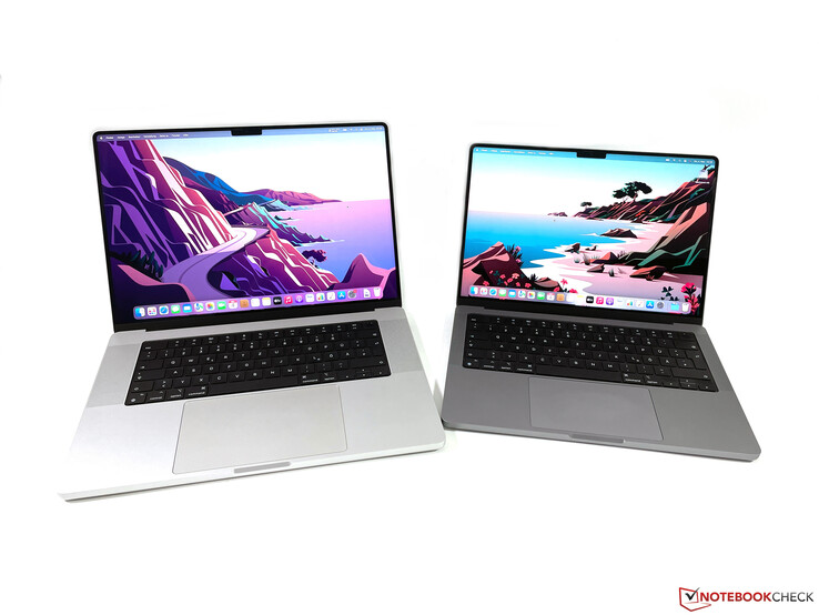 MacBook Pro 16 2021 (left) vs. MacBook Pro 14 2021 (right)