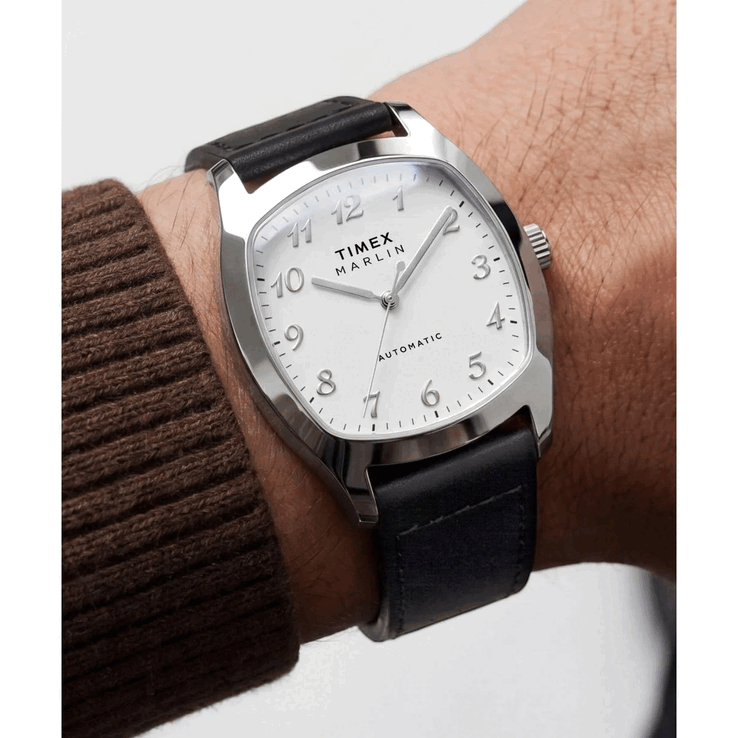 A Marlin TW2Y84300IK vintage stílusú Tonneau tokot tartalmaz