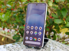 Egy kiszivárgott információ szerint a Nothing a Nothing Phone 3a (képünkön) lite változatának kiadását tervezi. (Kép forrása: Notebookcheck)