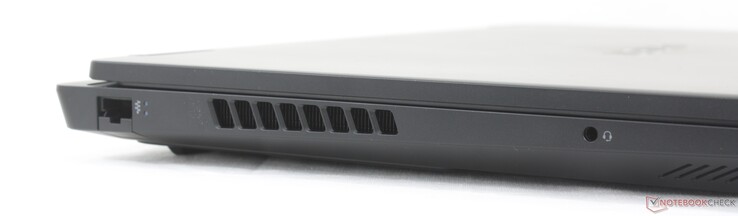 Balra: RJ-45 (10 Gbps), 3,5 mm-es fejhallgató