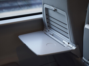 Új asztalok az utasok számára. (Kép forrása: Amtrak)