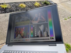 Kültéren, fényes borult időjárás mellett