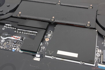 Két DDR5 SODIMM slot