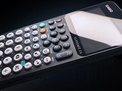 A Casio fx-CG100 ClassWiz programozható grafikus számológép több mint 2900 funkcióval rendelkezik, amelyekkel egyszerű és nehéz matematikai feladatok megoldására egyaránt alkalmas. (Kép forrása: Casio)