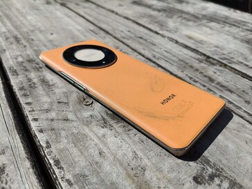 Honor X9b hátoldal (Kép forrása: Darryl Linington - NoteBookCheck)