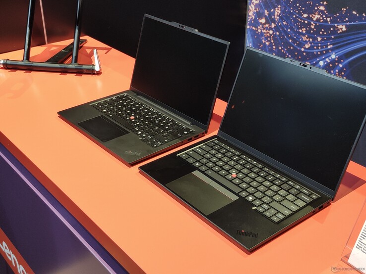 Lenovo ThinkPad X1 Carbon Gen 13 (balra) vs. Lenovo ThinkPad X1 Carbon Gen 14 (jobbra) (kép forrása: Benjamin Herzig)