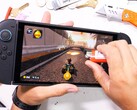 A könnyen karcolódó kijelzőtől eltekintve a Nintendo Switch 2 jól megépítettnek tűnik (Kép forrása: JerryRigEverything)