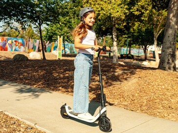 A Segway C2 SE legfeljebb 121 lbs. (55 kg) súlyú utasokat képes szállítani.