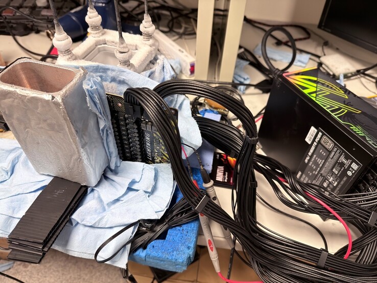 Az MSI GeForce RTX 5090 Lightning Z-t már túlhajtották a túlhajtók egészen hihetetlen 3,742 GHz-re. (A kép forrása: 