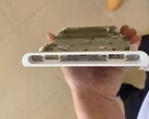 A pletykált Nintendo Switch 2 OLED prototípus feltételezett kerete (képünkön) arra engedett következtetni néhány reménykedő játékost, hogy a Nintendo Switch 2 OLED már készülőben van. (Kép forrása: Gazlog)