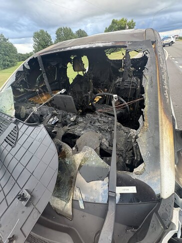 A Mustang Mach E elölnézetből a tűz után (Kép forrása: Chase Roberts)