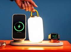 A DailyObjects töltővel egy hordozható lámpa is tölthető.