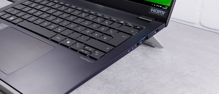 3.5 mm-es fejhallgató, USB 3.1 Gen 1, Kensington-záras nyílás