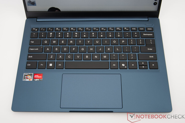 A Chuwi CoreBook Air beviteli eszközei